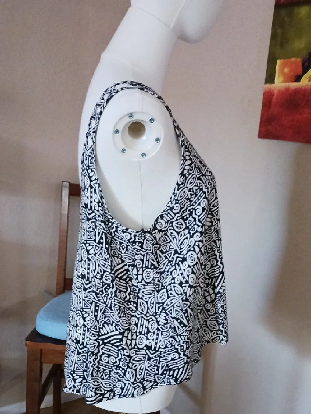 Material Girl- Black & White Patterned Scoop Neck Tank Top - Picture 6 of 13